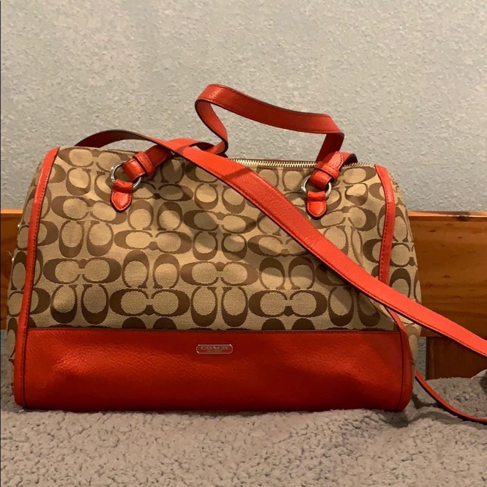 LIKE NEW COACH PURSE